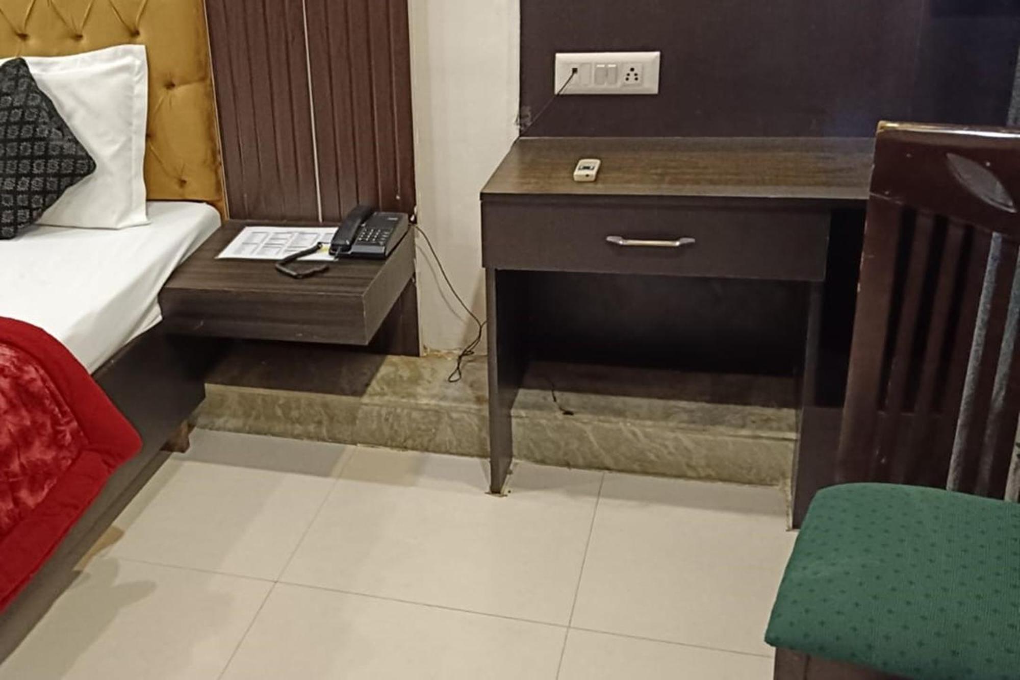 Hotel Shree Kanta 구르가온 외부 사진