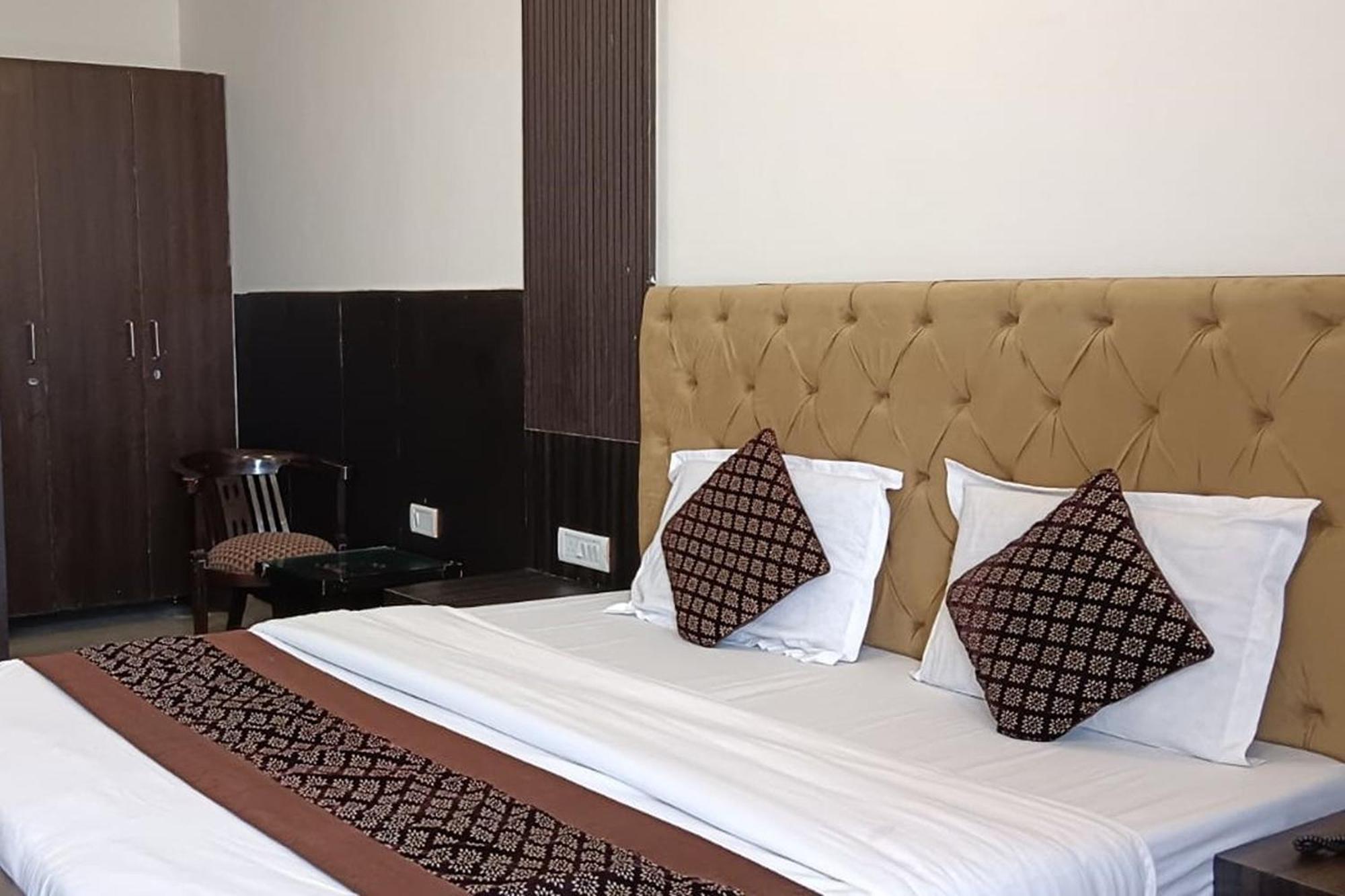 Hotel Shree Kanta 구르가온 외부 사진