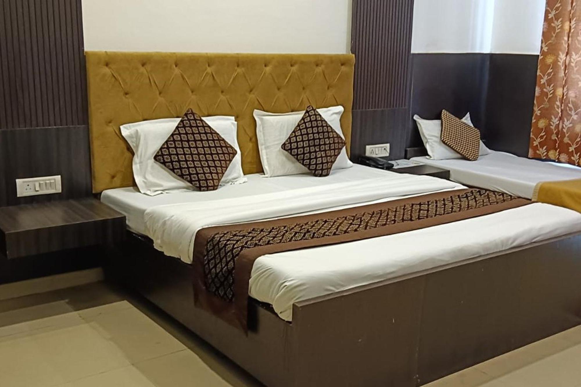 Hotel Shree Kanta 구르가온 외부 사진