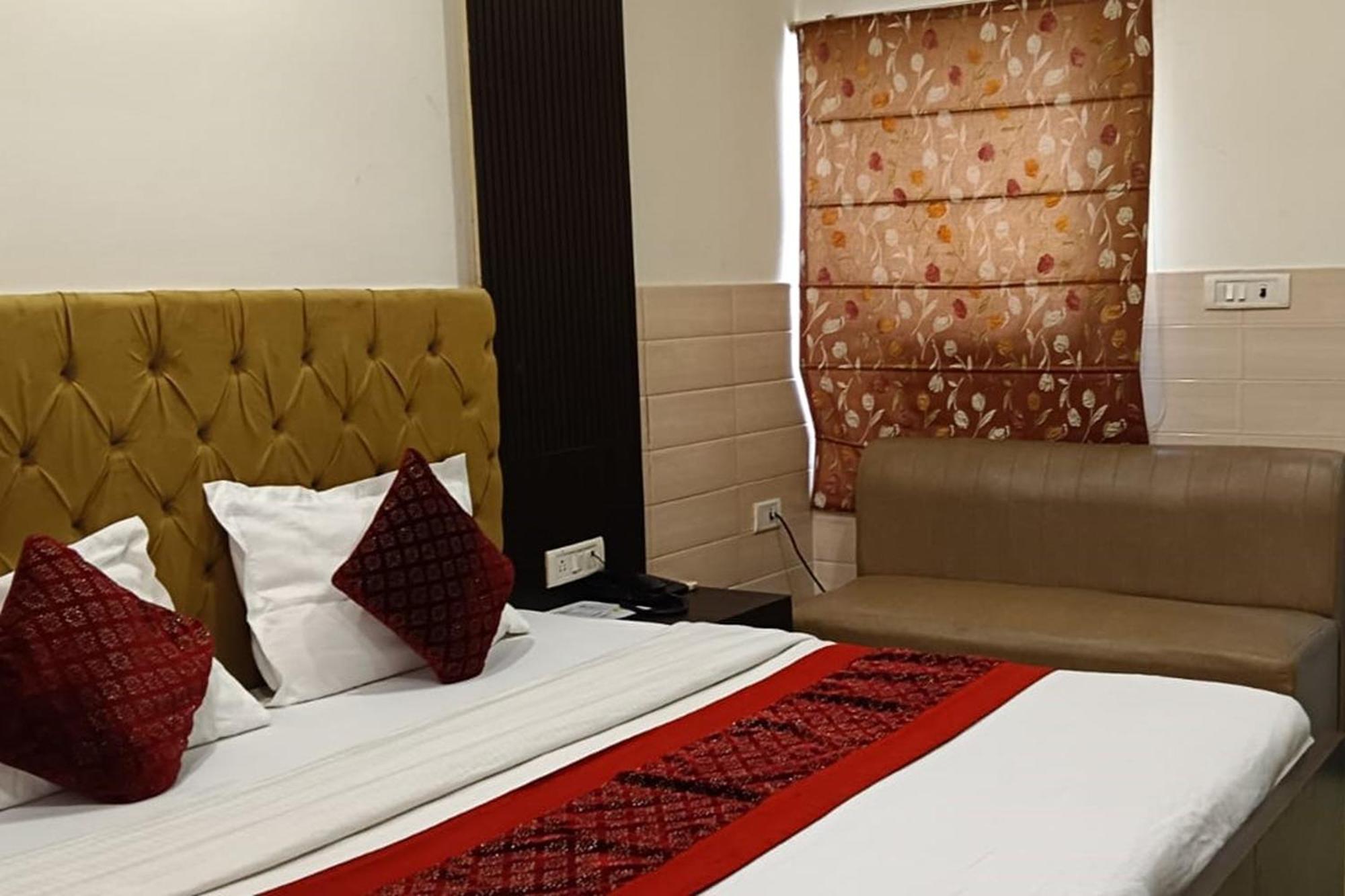 Hotel Shree Kanta 구르가온 외부 사진