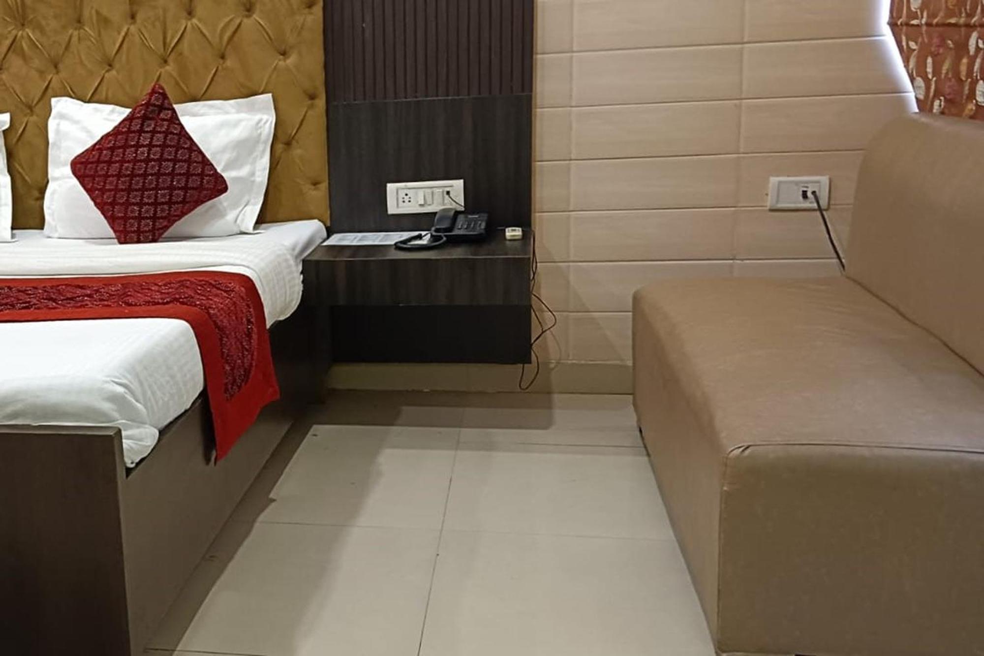 Hotel Shree Kanta 구르가온 외부 사진
