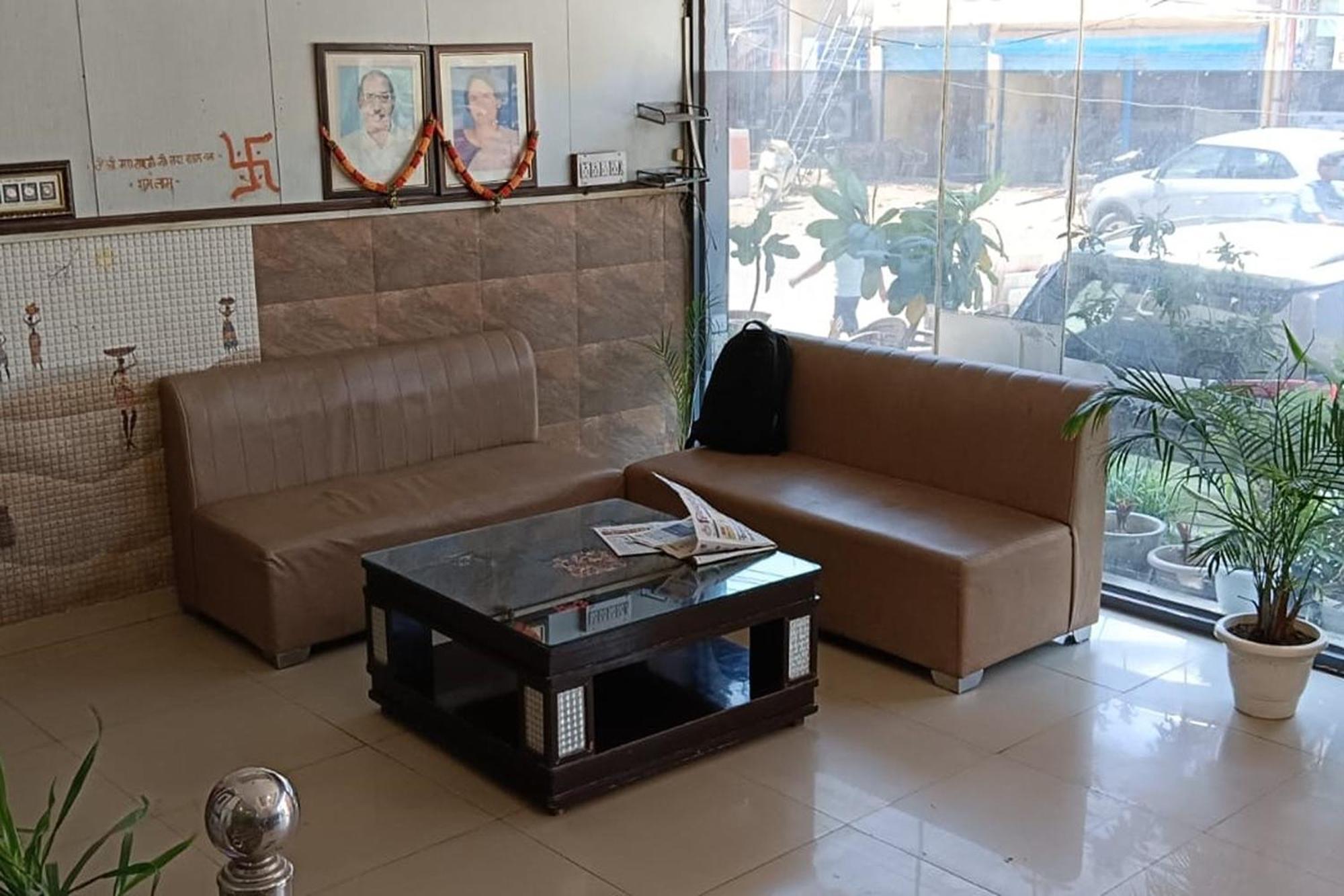 Hotel Shree Kanta 구르가온 외부 사진